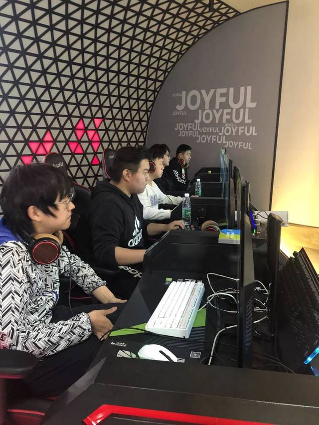 他能否站稳 他能否站稳